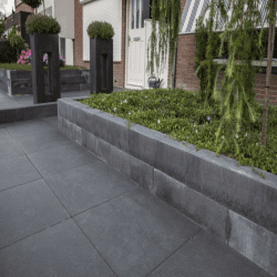 8311510-lineablock-black-15x15x60-anwendung-3-2-1