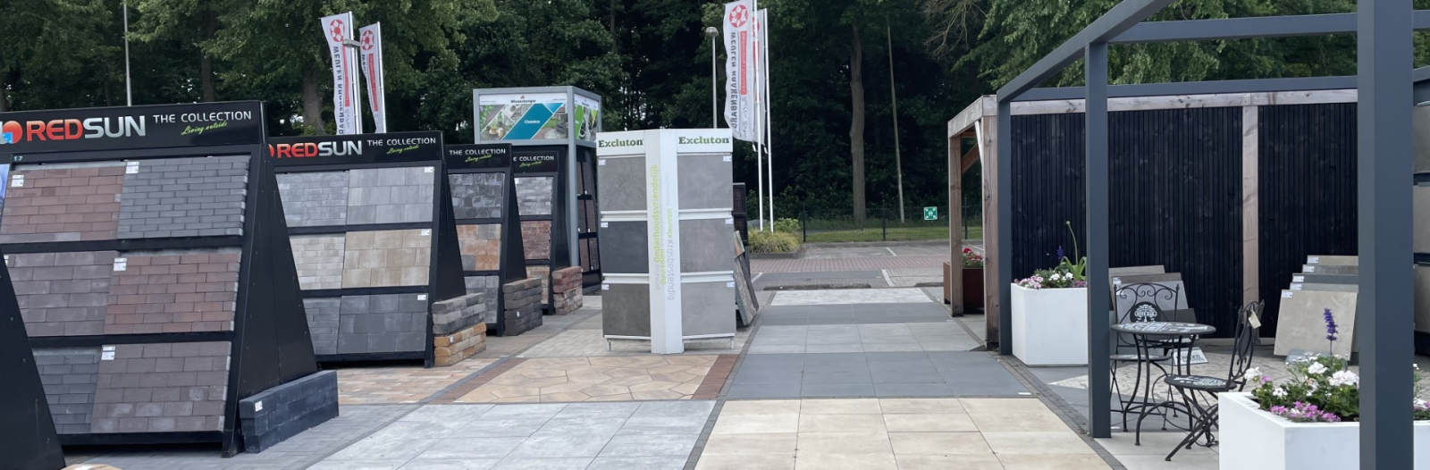 Terrastegels en sierbestrating bij Weulen Kranenbarg in Vorden