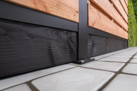 Hardhouten onderplaat t.b.v. H-gleufpaalsysteem, 3 x 20 x 181,5 cm, zwart gedompeld